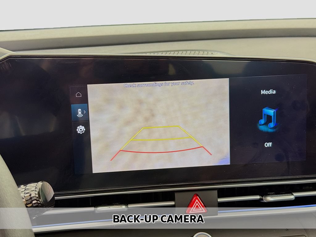 Used 2024 Hyundai Elantra SEL FWD image 7