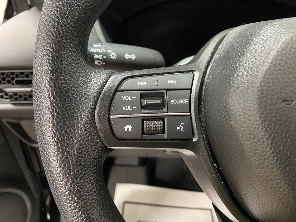 Used 2025 Honda HR-V LX image 15
