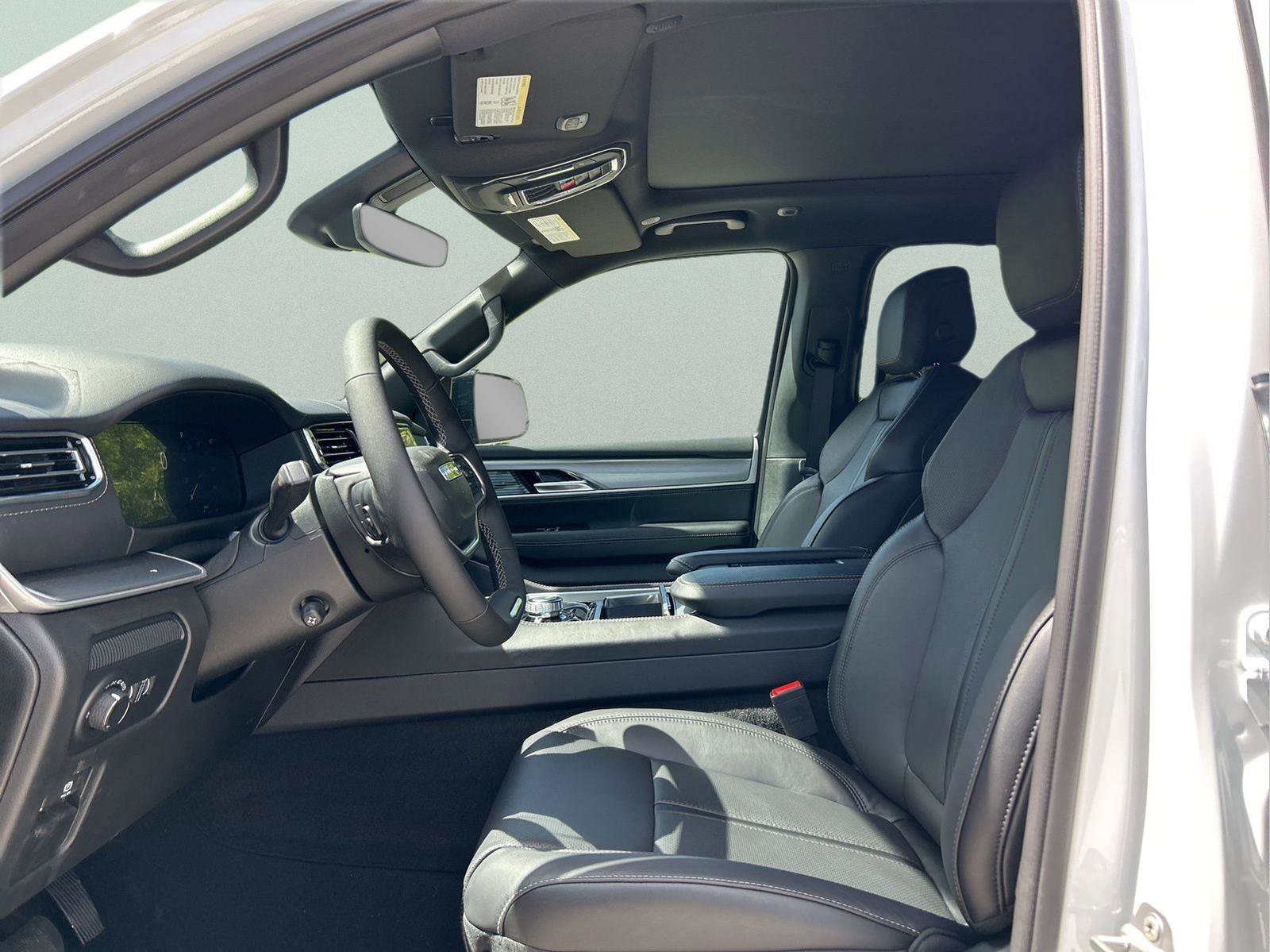 New 2026 Jeep Grand Wagoneer L Limited AWD/4WD image 9