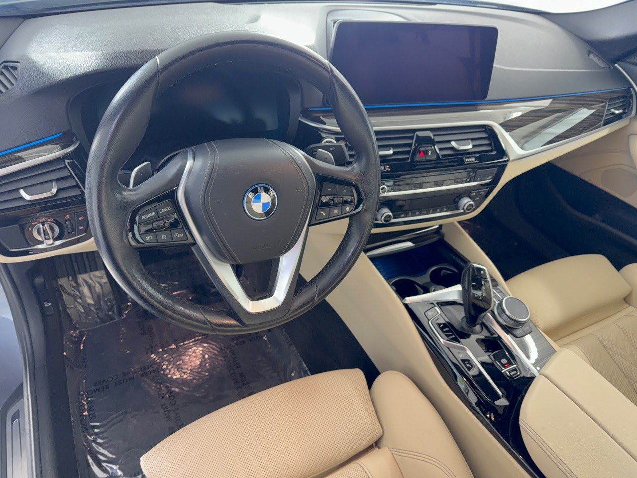 Used 2022 BMW 530e w/ Convenience Package RWD image 4