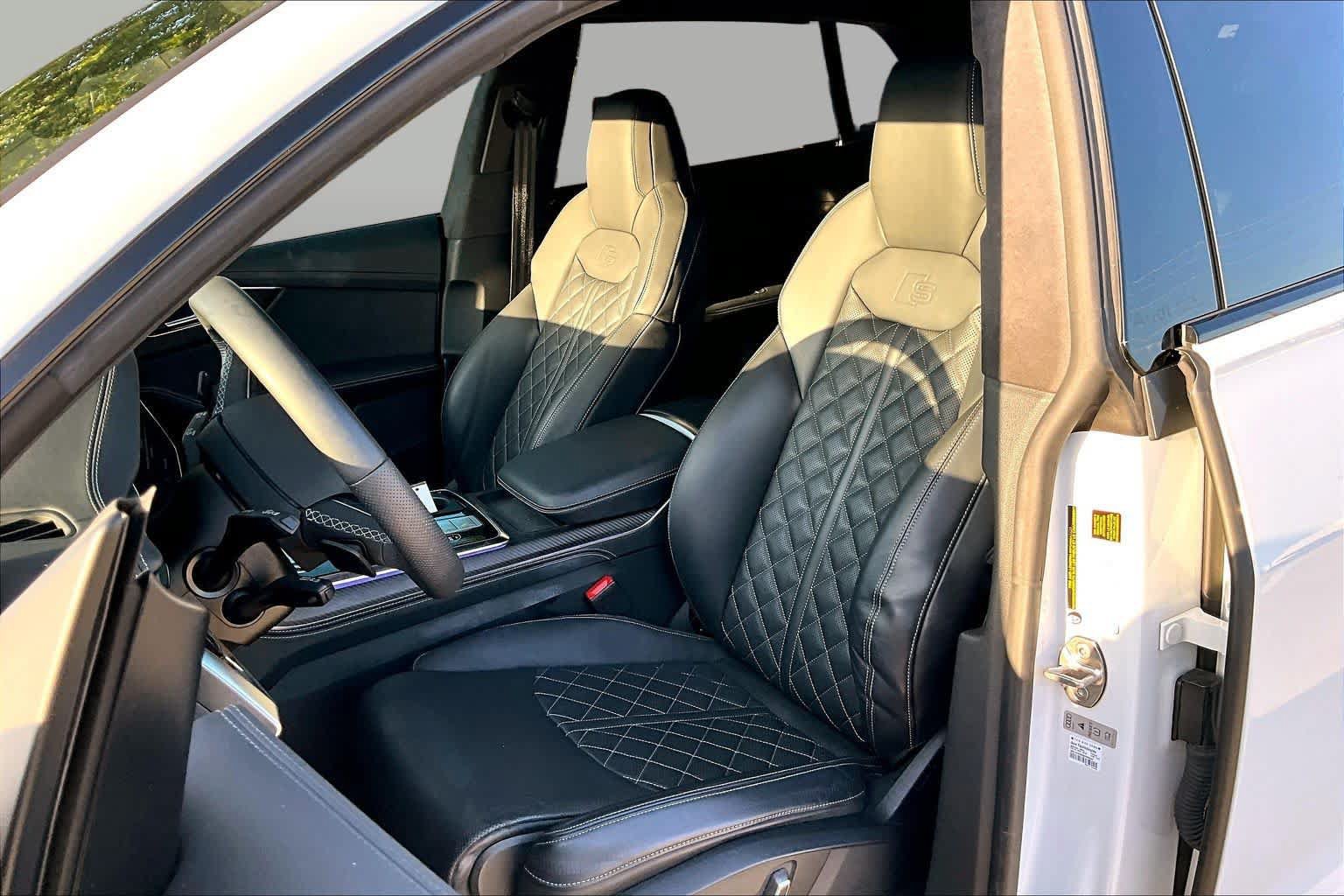 Used 2024 Audi SQ8 Prestige AWD/4WD image 8