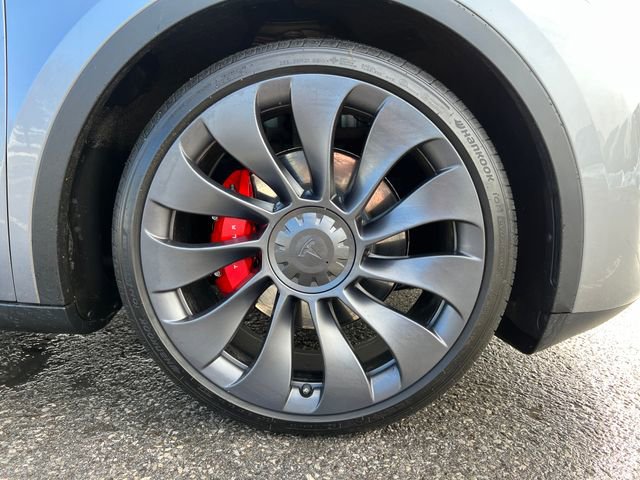 Used 2024 Tesla Model Y Performance image 13