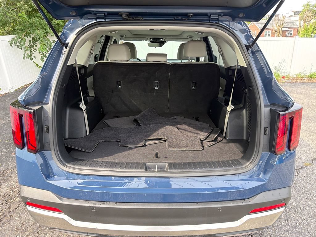 Used 2025 Kia Sorento S w/ Panoramic Sunroof Package FWD image 27