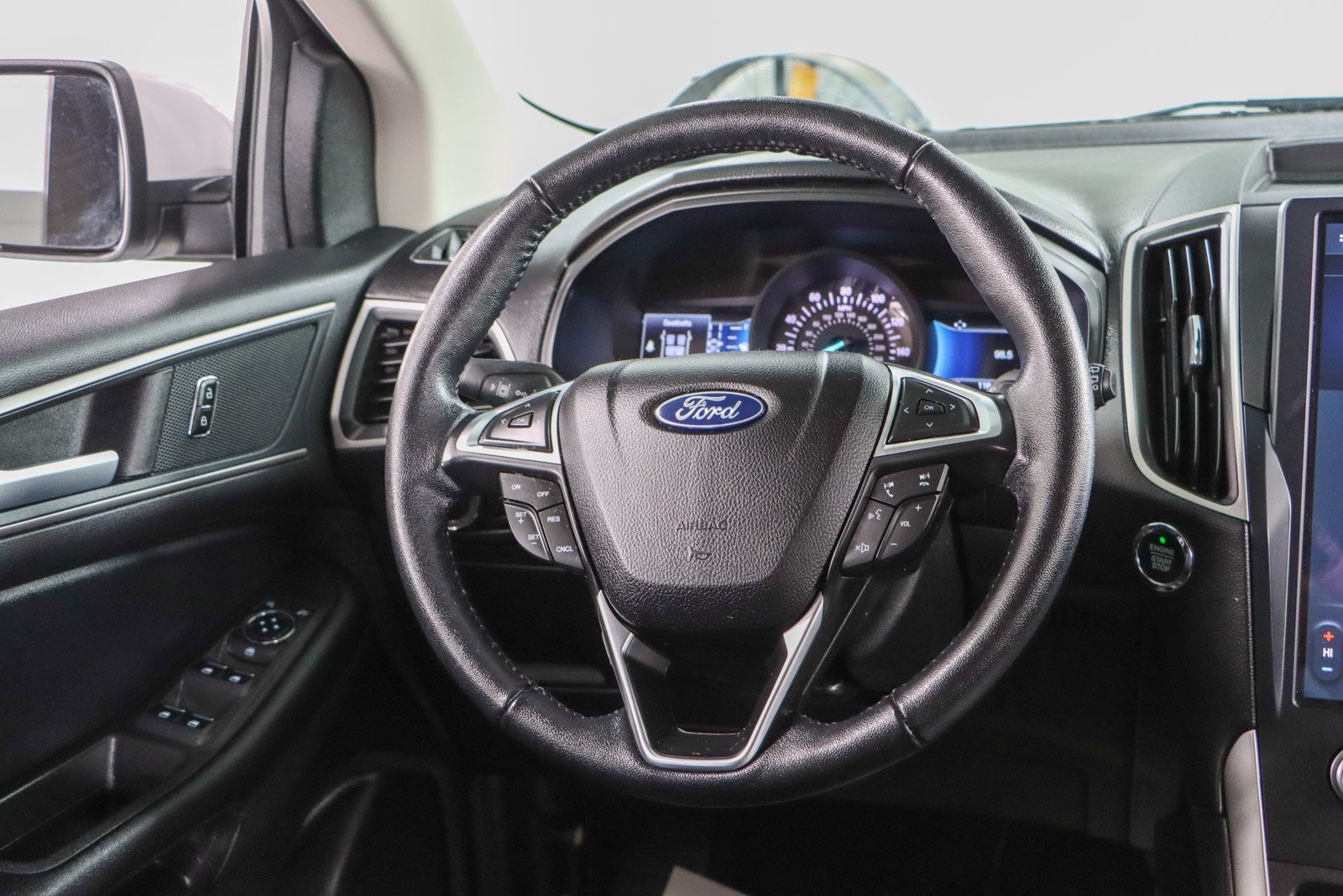 Used 2023 Ford Edge SEL AWD/4WD image 12
