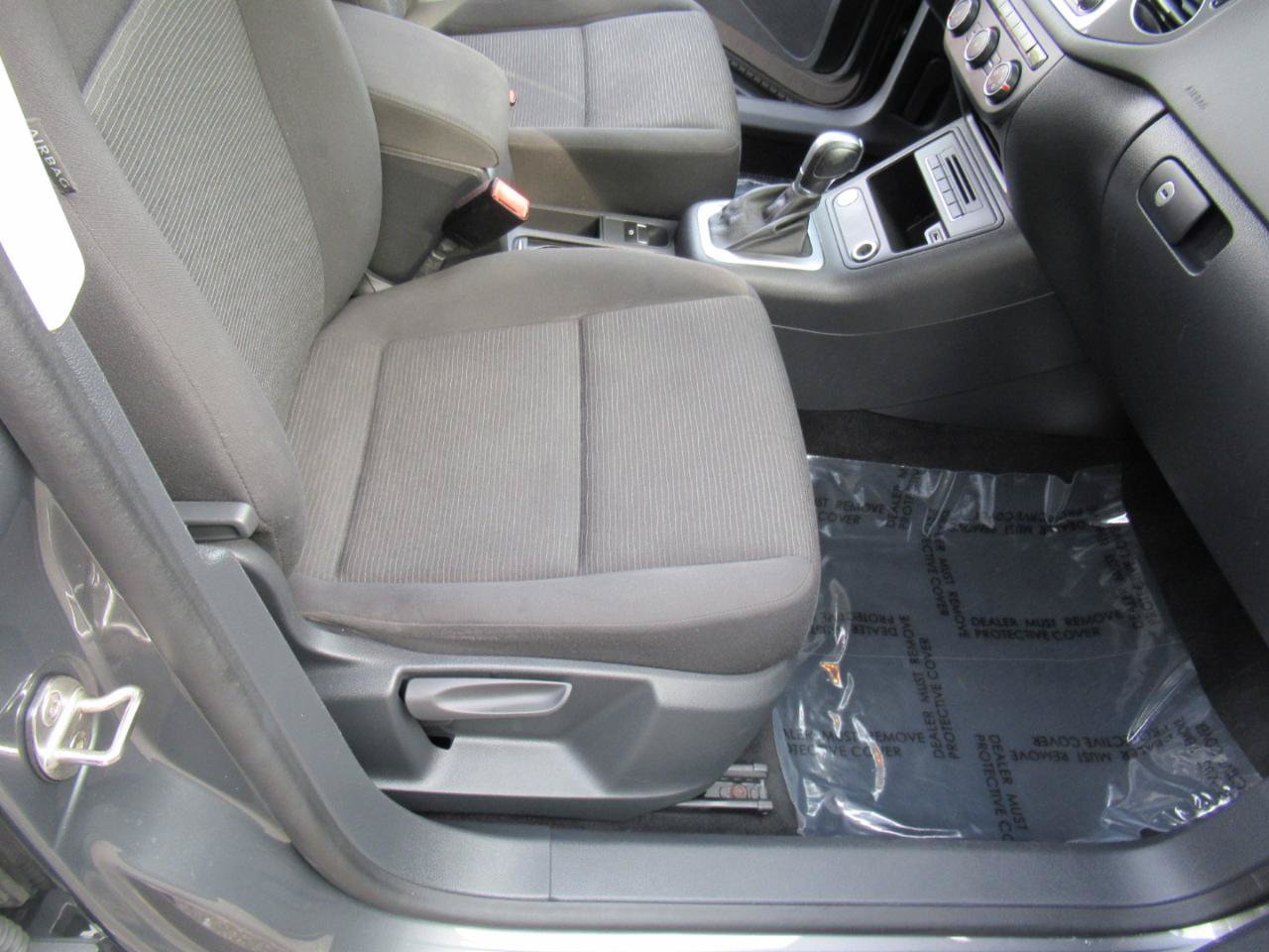 Used 2018 Volkswagen Tiguan Limited AWD/4WD image 13