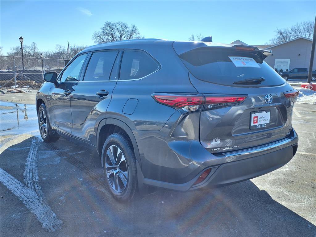 Certified 2021 Toyota Highlander XLE image 34