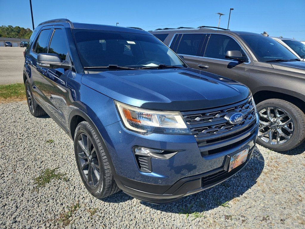 Used 2018 Ford Explorer XLT w/ Equipment Group 202A AWD/4WD image 5