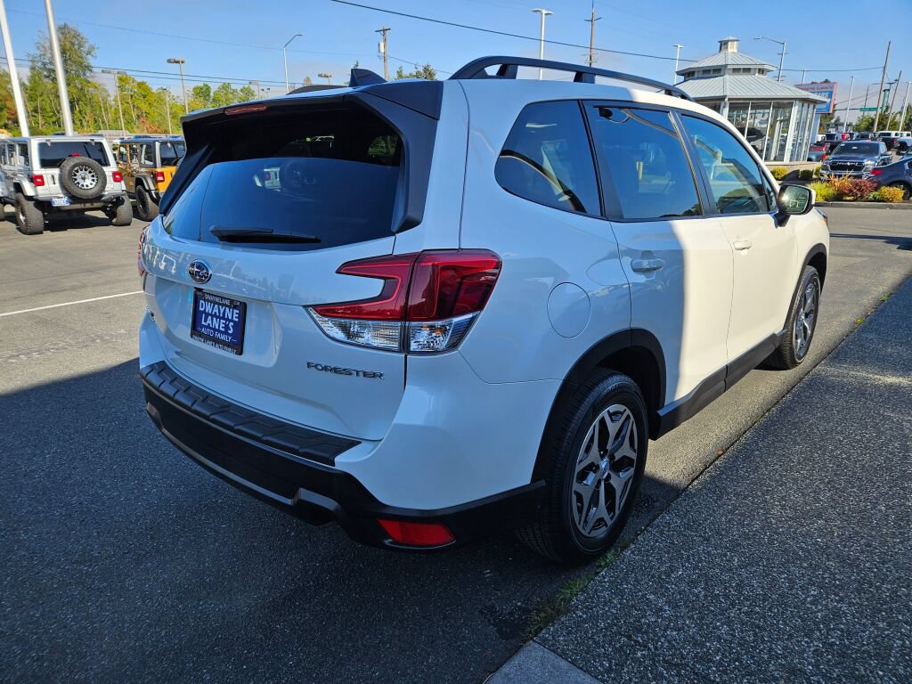 Used 2024 Subaru Forester Premium AWD/4WD image 5
