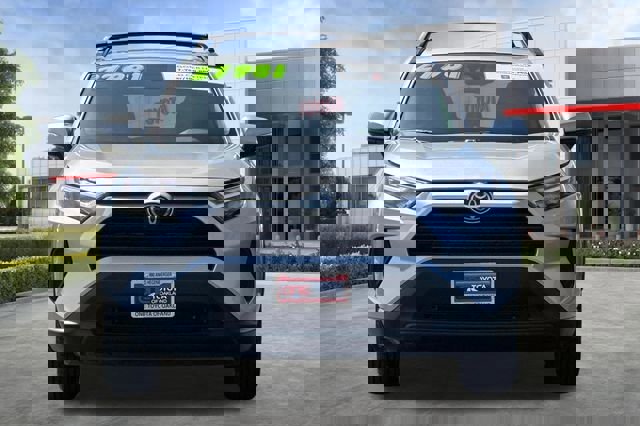 Certified 2022 Toyota RAV4 XLE w/ Convenience Package image 11