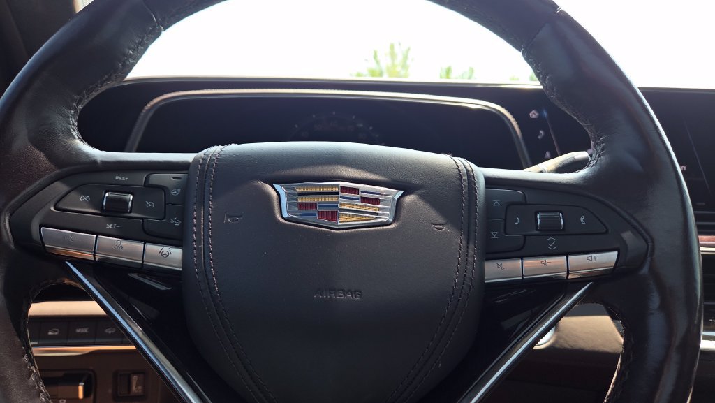 Used 2021 Cadillac Escalade Sport Platinum AWD/4WD image 17