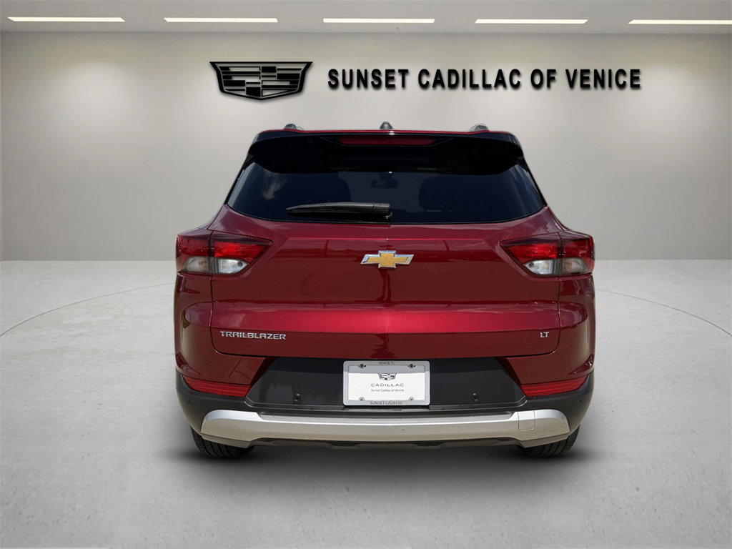 Used 2024 Chevrolet TrailBlazer LT w/ Convenience Package FWD image 4