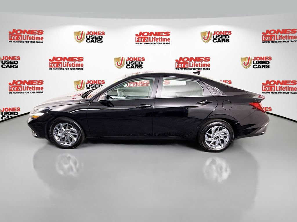 Used 2024 Hyundai Elantra SEL FWD image 14