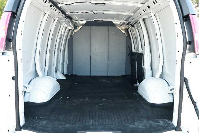 Used 2021 Chevrolet Express 2500 RWD image 9