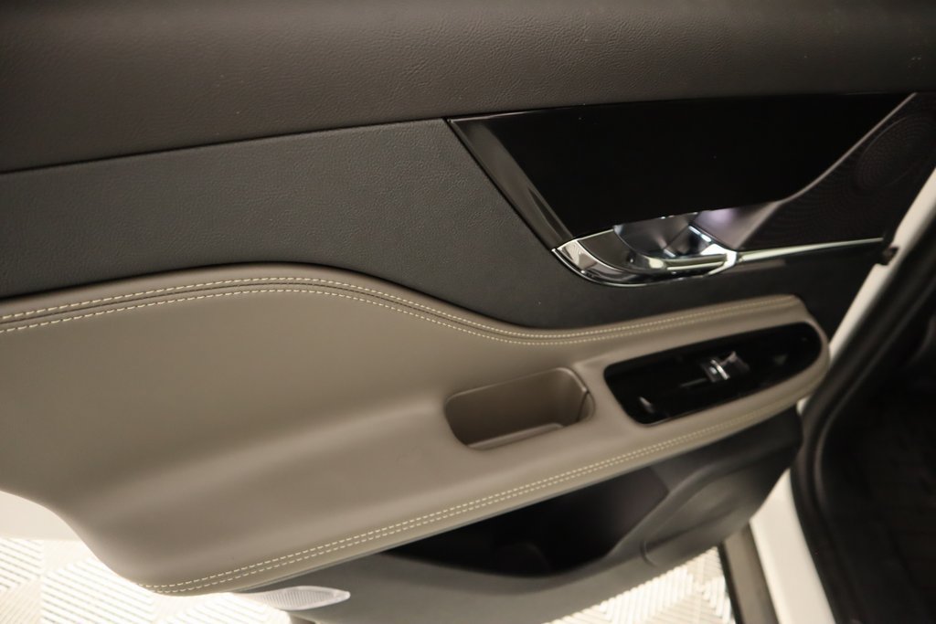 New 2025 Lincoln Corsair Grand Touring AWD/4WD image 18