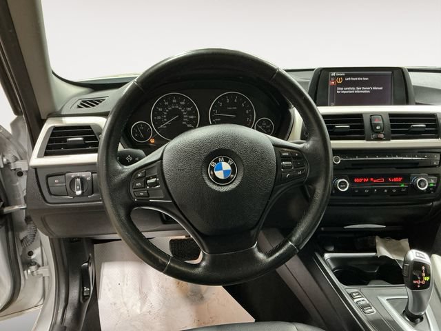 Used 2013 BMW 320i xDrive Sedan AWD/4WD image 12