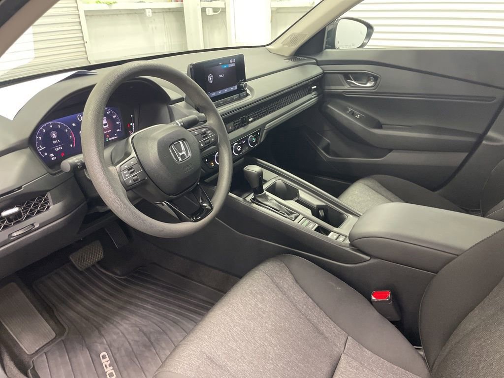 Used 2025 Honda Accord SE image 10