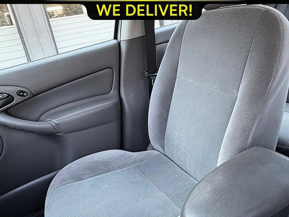 Used 2002 Ford Focus SE FWD image 15