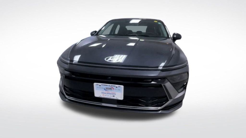 New 2025 Hyundai Sonata Limited image 19