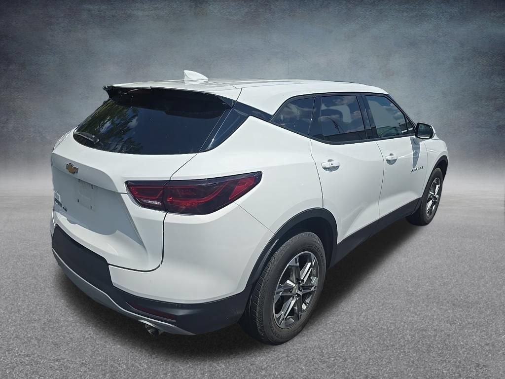 Used 2025 Chevrolet Blazer LT AWD/4WD image 8