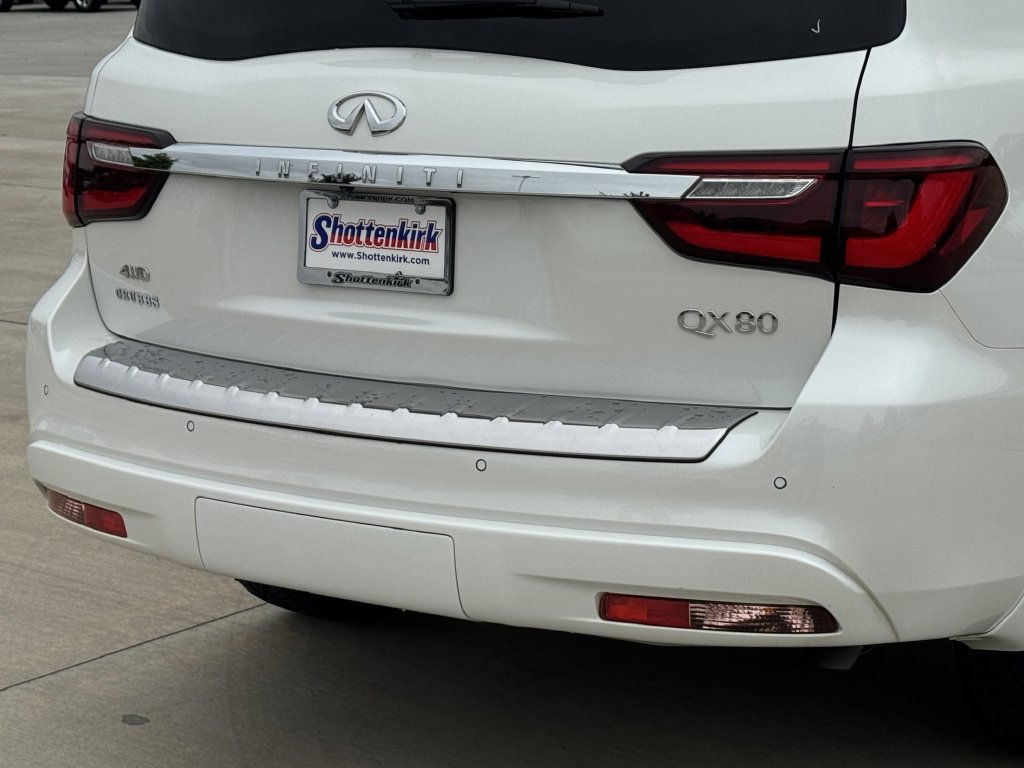 Used 2023 INFINITI QX80 Luxe w/ Cargo Package AWD/4WD image 6