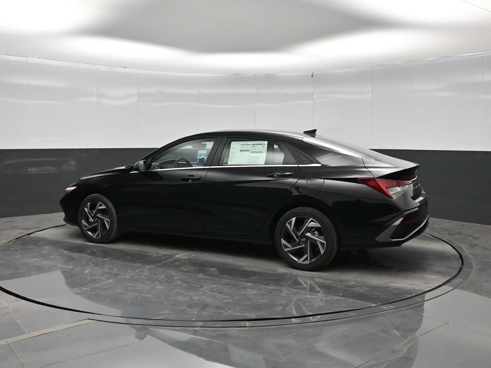 New 2026 Hyundai Elantra Limited FWD image 5