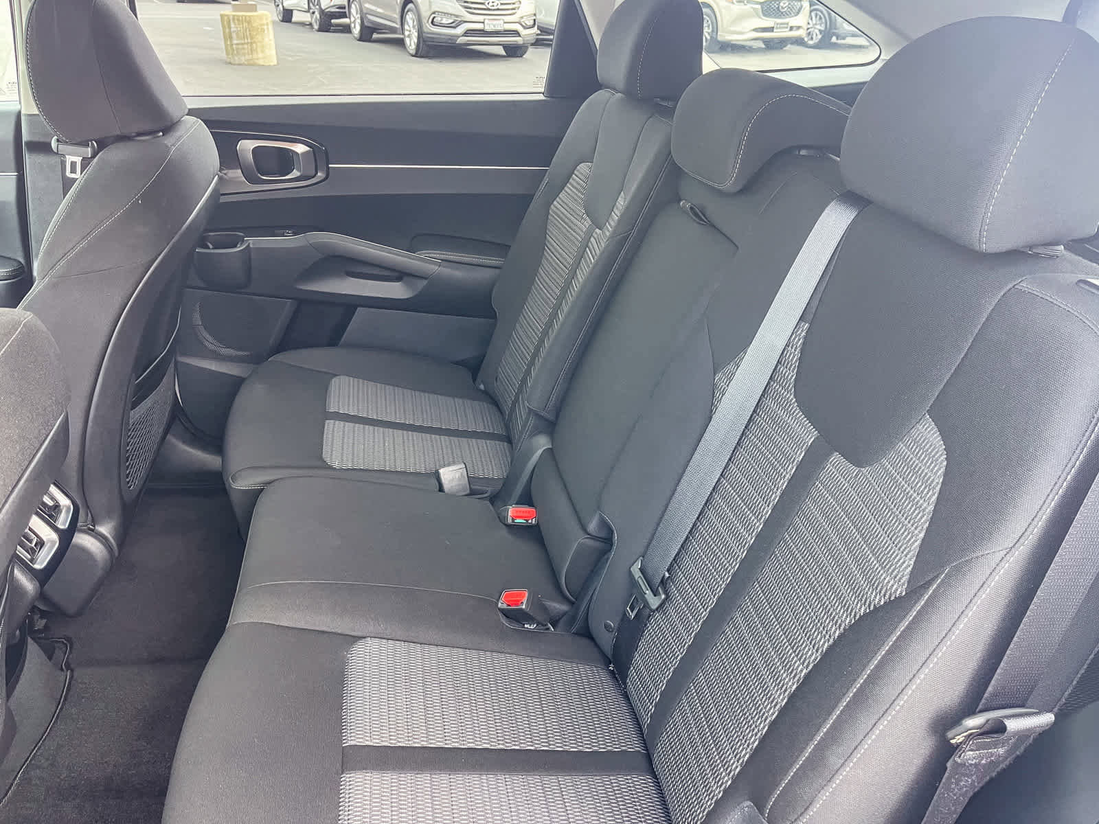 Used 2023 Kia Sorento LX image 17