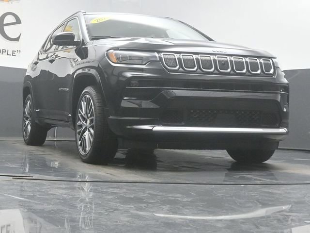 Used 2022 Jeep Compass Limited w/ Elite Group AWD/4WD image 3