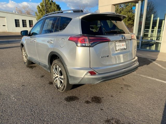 Used 2018 Toyota RAV4 LE image 8