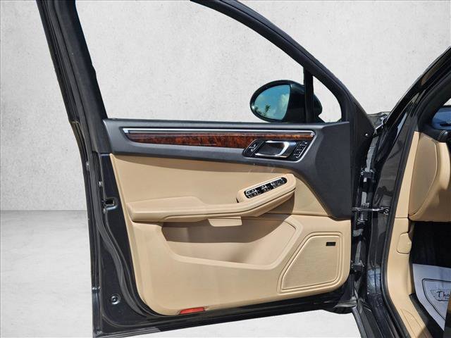 Used 2020 Porsche Macan AWD/4WD image 11