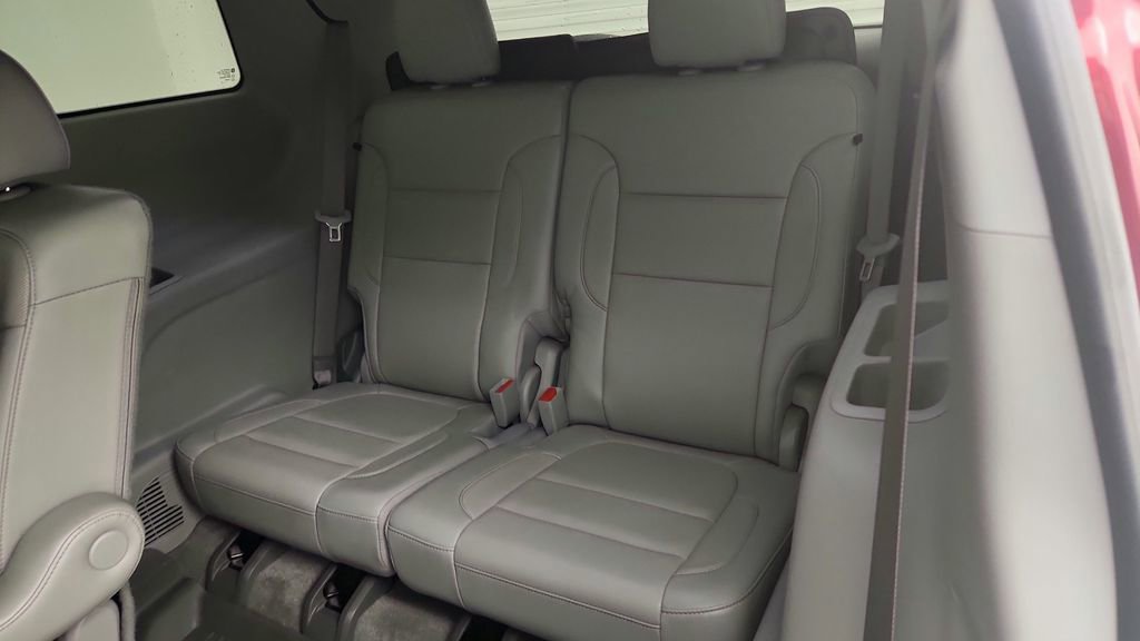 Used 2020 GMC Acadia SLT w/ Driver Alert Package II FWD image 27