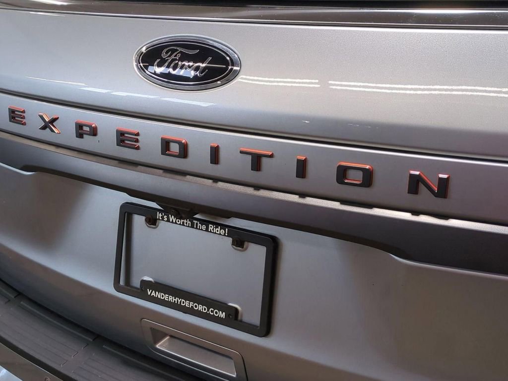 Used 2024 Ford Expedition Timberline image 10