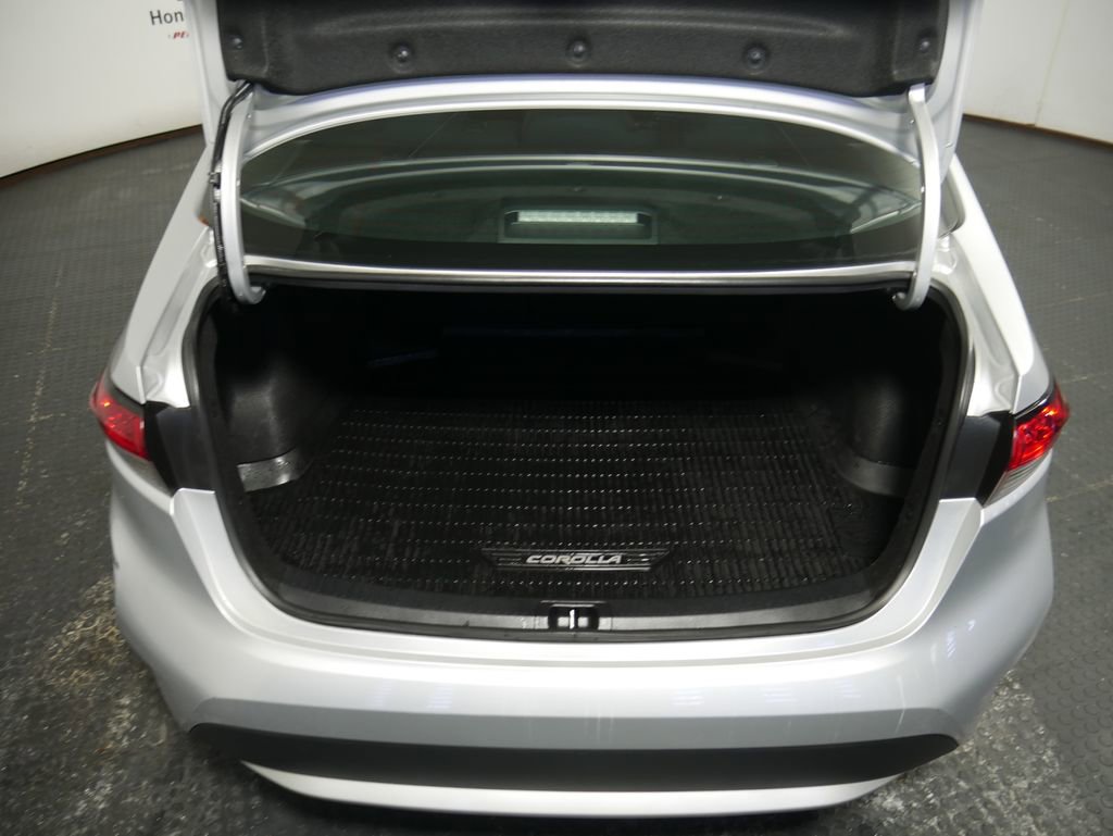 Used 2020 Toyota Corolla LE image 6