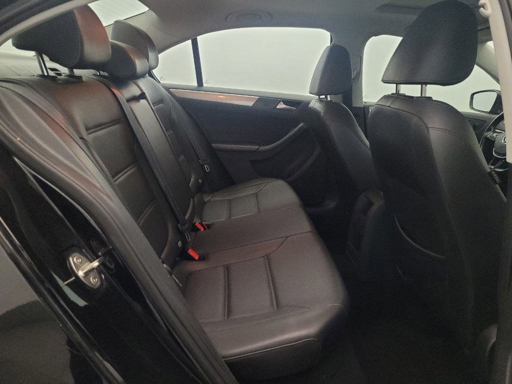 Used 2017 Volkswagen Jetta SE FWD image 19