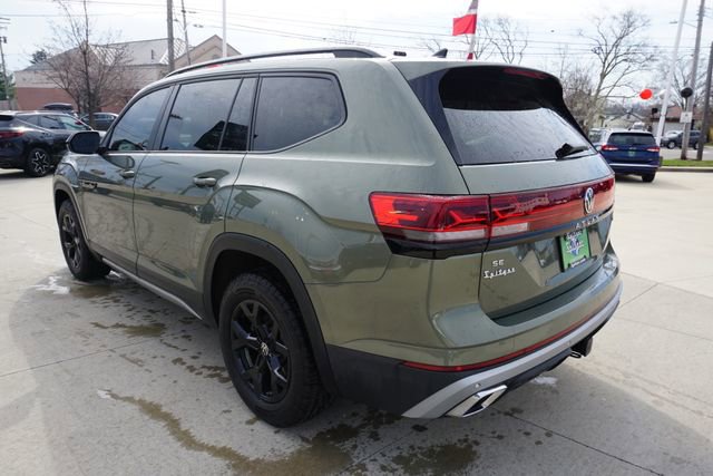 Used 2025 Volkswagen Atlas Peak Edition SE image 7