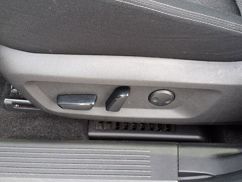 Used 2024 Nissan Rogue SV image 5