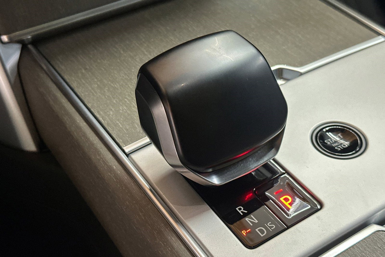 New 2026 Land Rover Range Rover SV image 19