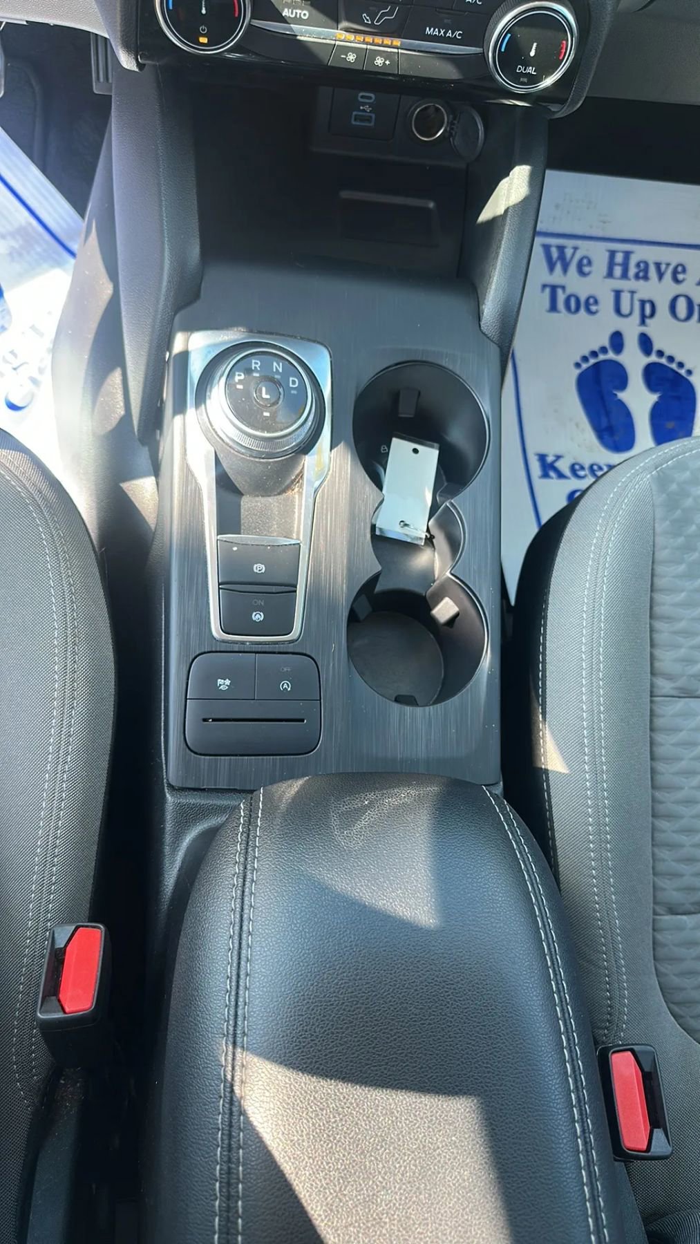 Used 2022 Ford Escape SE w/ SE Sport Appearance Package image 15