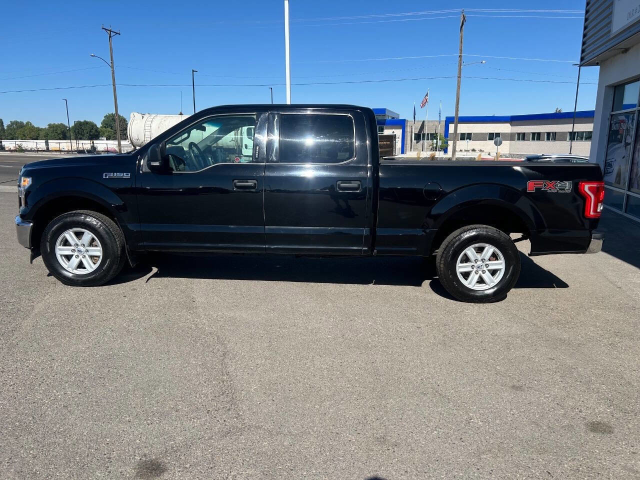Used 2017 Ford F150 XLT image 9