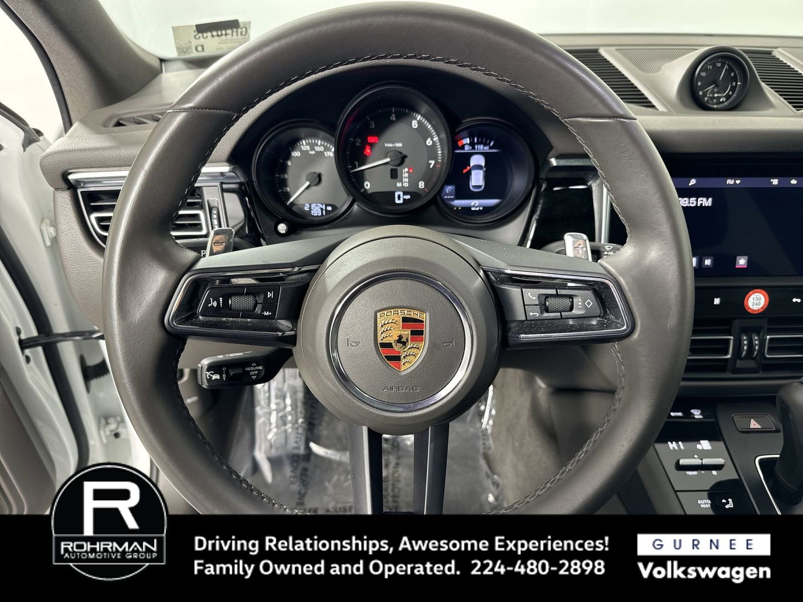 Used 2023 Porsche Macan image 11
