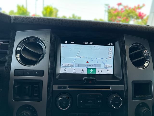 Used 2017 Ford Expedition Limited w/ Equipment Group 301A AWD/4WD image 19