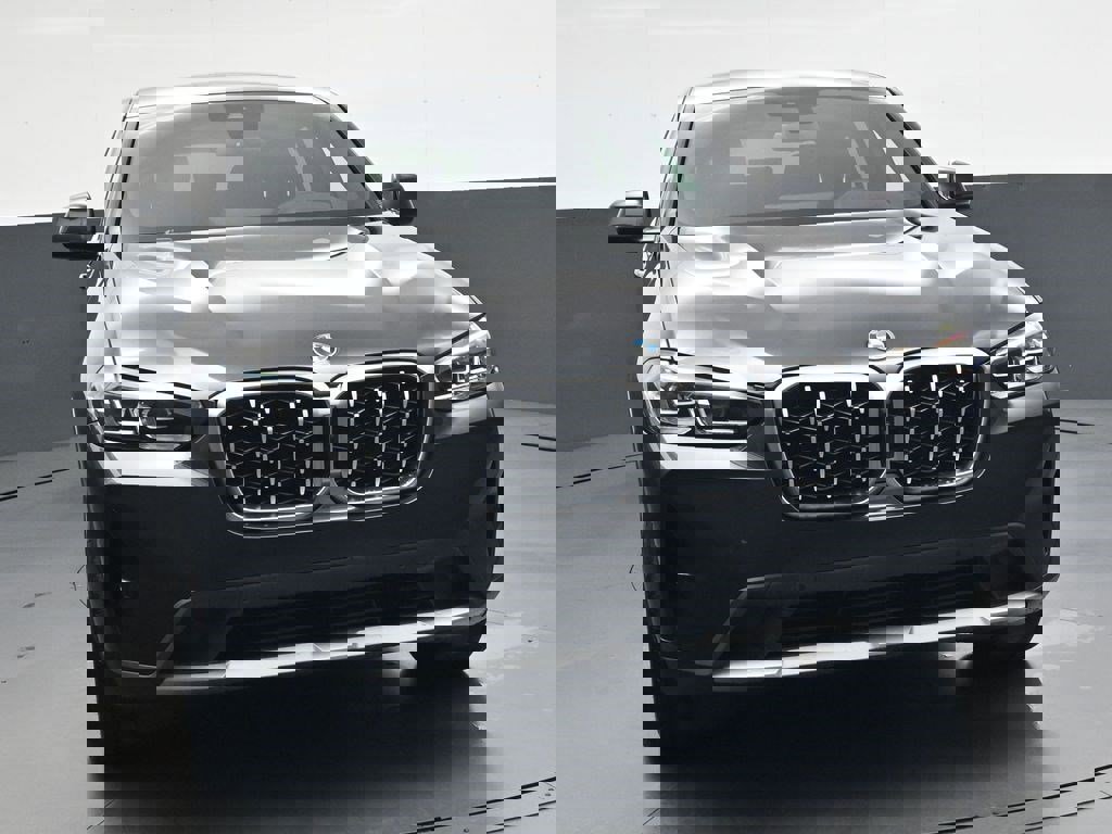 Used 2025 BMW X4 xDrive30i image 9
