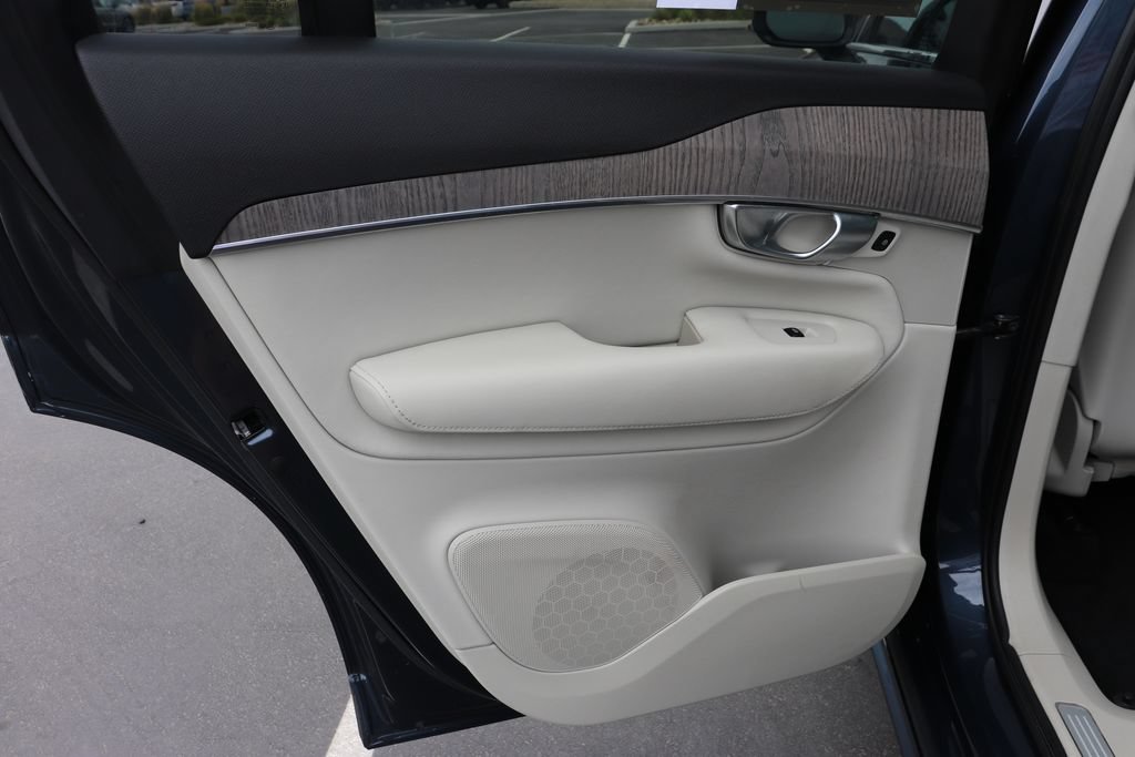 Used 2023 Volvo XC90 B6 Plus w/ Protection Package Premier AWD/4WD image 13