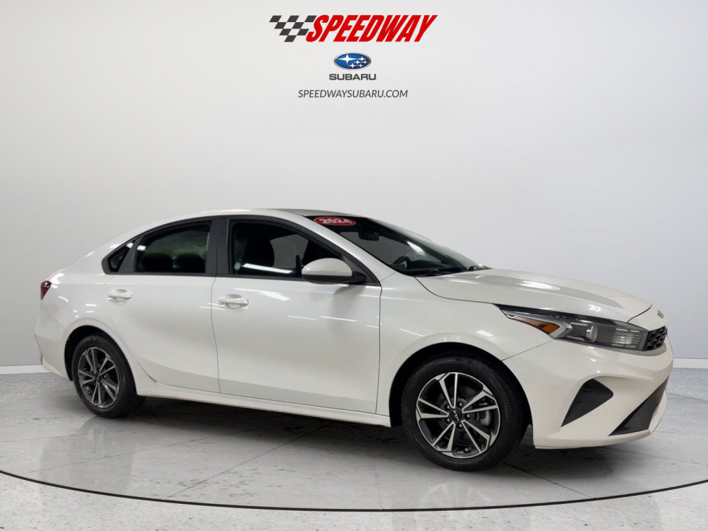 Used 2024 Kia Forte LXS FWD image 3