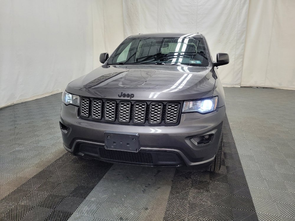 Used 2020 Jeep Grand Cherokee Altitude image 15
