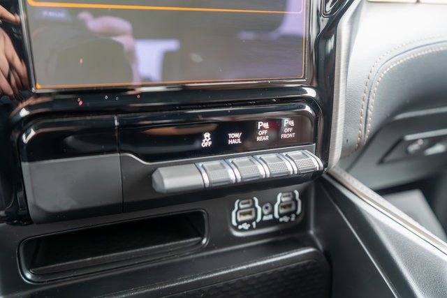 Used 2022 RAM 1500 Limited w/ Body-Colour Bumper Group image 31