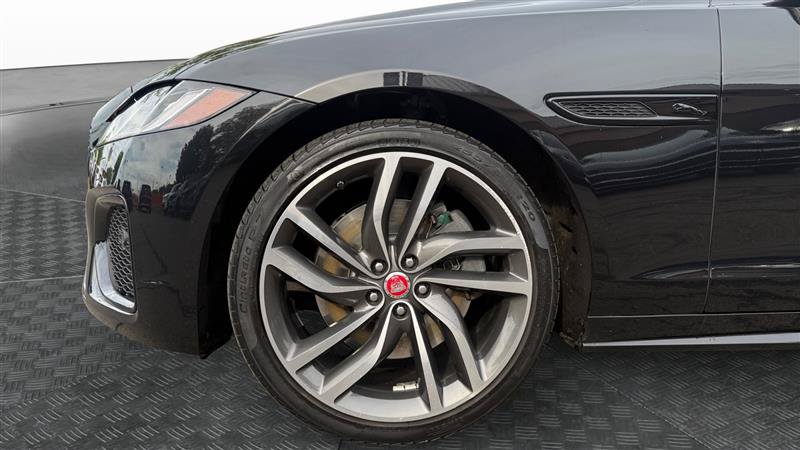 Used 2022 Jaguar XF R-Dynamic SE AWD/4WD image 9