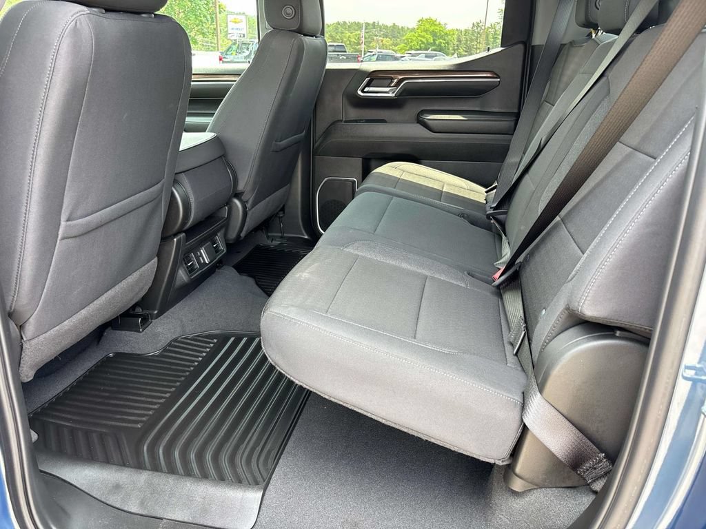 Used 2024 Chevrolet Silverado 1500 LT AWD/4WD image 14