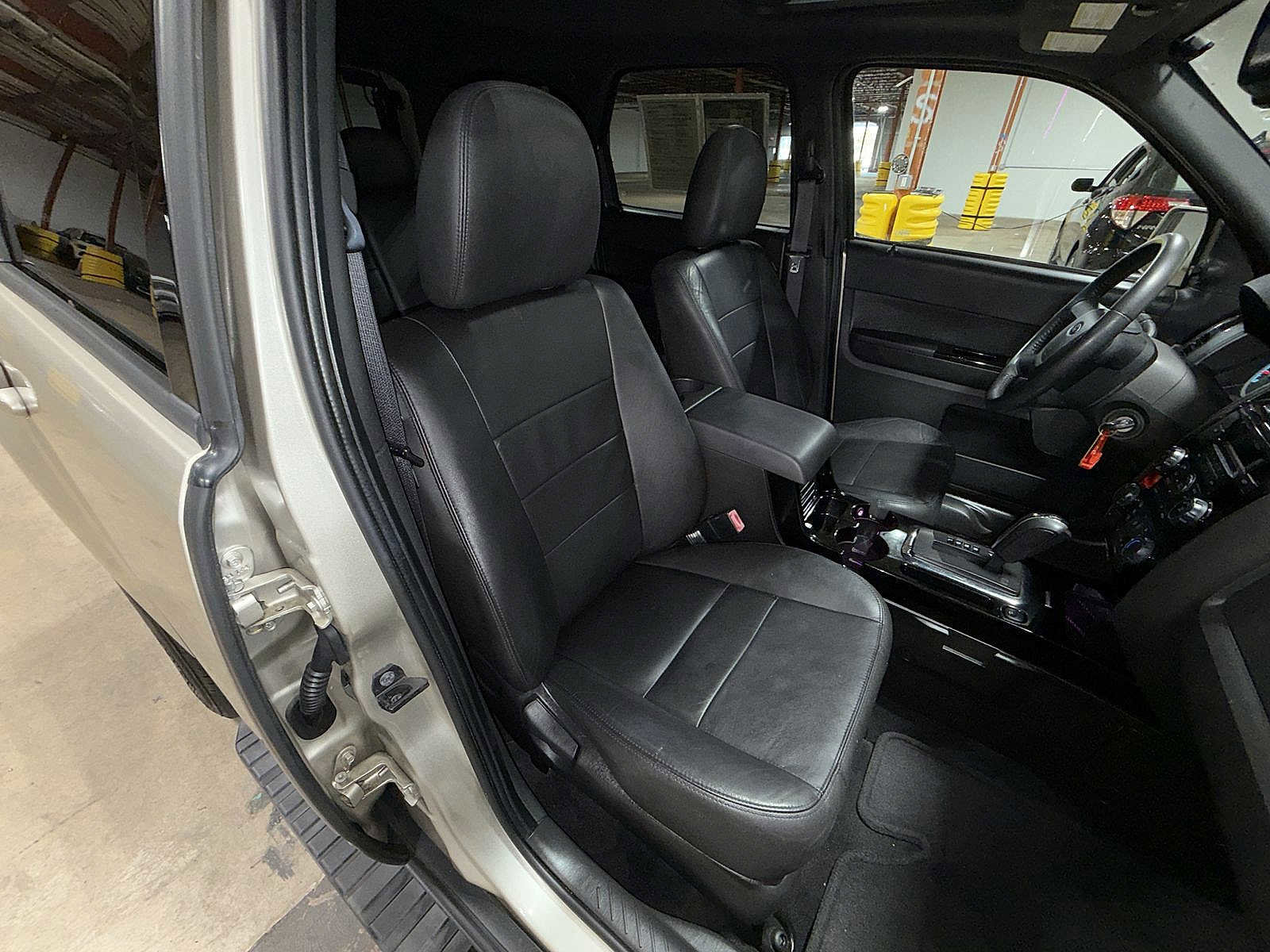 Used 2010 Ford Escape Limited image 16