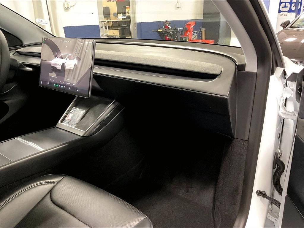Used 2026 Tesla Model Y AWD image 13