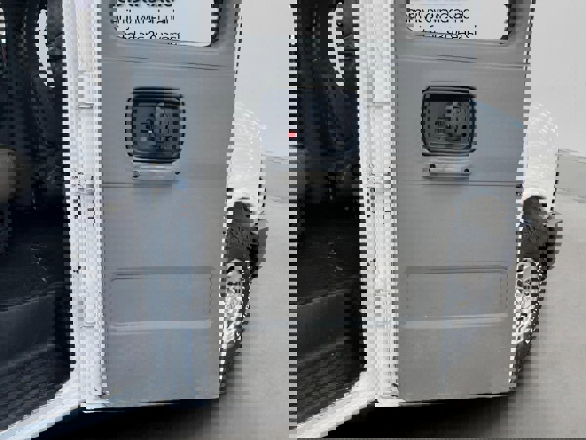 Used 2020 Chevrolet Express 3500 LS image 35